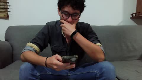 Snapshot of lobomx19 chatting on 12-04-24, 02:42 Lobo online show from 12-04-24, 02:42