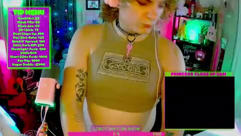 Snapshot of lobotomyprincess chatting on 07-11-26, 05:10 LobotomyPrincess online show from 07-11-26, 05:10