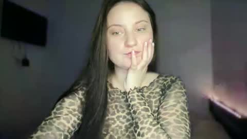 locaalis1 online show from 11-11-25, 01:44