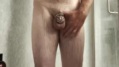 Snapshot of lockedhubs chatting on 10-27-25, 07:23 chastity slave online show from 10-27-25, 07:23