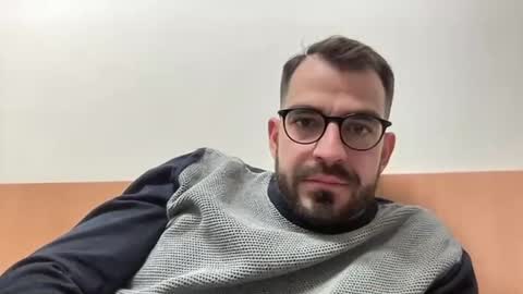 Snapshot of lofas12345 chatting on 12-12-24, 03:37 lofas12345 online show from 12-12-24, 03:37