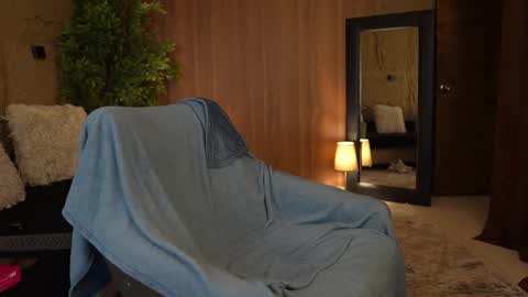 Snapshot of logan_cardenas1 chatting on 10-05-25, 01:04 logan_cardenas1 online show from 10-05-25, 01:04