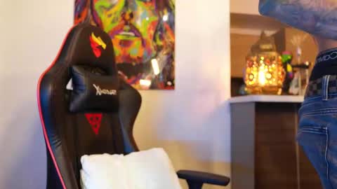 logan_hugh8 online show from 10-02-25, 01:34