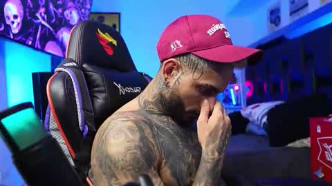 Snapshot of logan_hugh8 chatting on 02-04-26, 01:28 logan_hugh8 online show from 02-04-26, 01:28