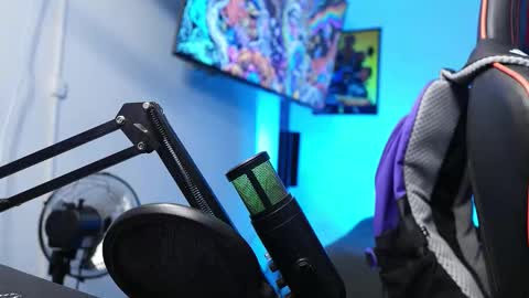 Snapshot of logan_hugh8 chatting on 02-13-26, 02:51 logan_hugh8 online show from 02-13-26, 02:51