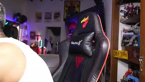 logan_hugh8 online show from 03-18-26, 02:58