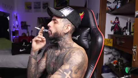 logan_hugh8 online show from 04-22-26, 02:51