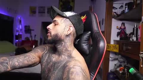 logan_hugh8 online show from 04-24-26, 12:57