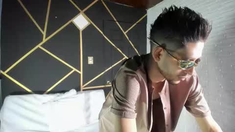 Snapshot of logan_rogers chatting on 10-15-25, 03:56 Logan Rogers online show from 10-15-25, 03:56