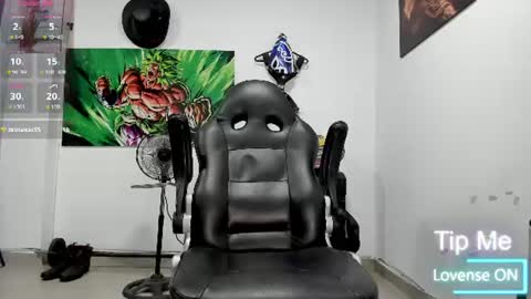 Snapshot of logan_whitters01 chatting on 06-21-26, 12:35 LOGAN WHITTERS online show from 06-21-26, 12:35