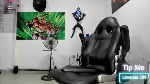 Snapshot of logan_whitters01 chatting on 06-24-26, 12:31 LOGAN WHITTERS online show from 06-24-26, 12:31