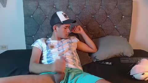 Snapshot of logan_willyams_ chatting on 10-18-25, 10:21 logan_willyams_ online show from 10-18-25, 10:21