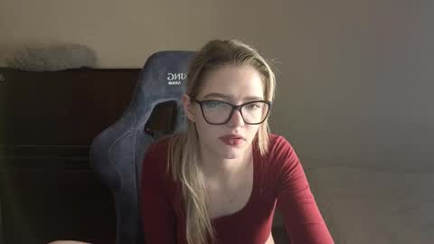 Snapshot of logandrive chatting on 03-19-26, 01:04 Logan and Katana online show from 03-19-26, 01:04