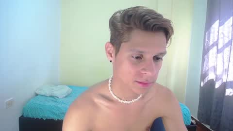 Snapshot of loganevans8 chatting on 01-07-25, 04:05 Logan online show from 01-07-25, 04:05