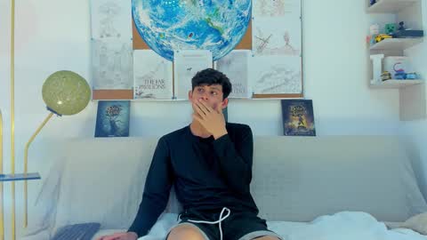 Snapshot of loganoficialx chatting on 02-01-26, 05:11 loganoficialx online show from 02-01-26, 05:11