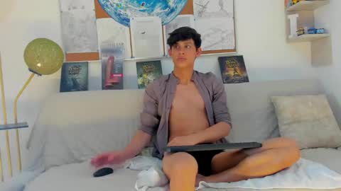 Snapshot of loganoficialx chatting on 02-15-26, 07:54 loganoficialx online show from 02-15-26, 07:54