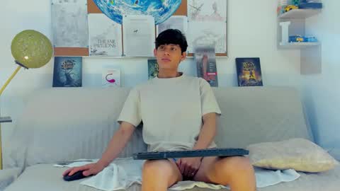 Snapshot of loganoficialx chatting on 02-22-26, 01:31 loganoficialx online show from 02-22-26, 01:31