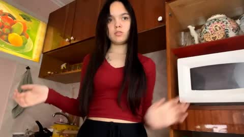 Snapshot of loganpenniston chatting on 04-10-26, 03:28 Asya online show from 04-10-26, 03:28