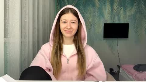 Snapshot of loisecromack chatting on 03-22-26, 01:14 Kate online show from 03-22-26, 01:14