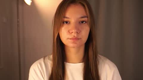 Elza online show from 10-18-25, 04:41