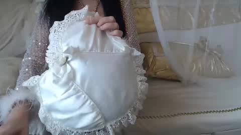 Lilu online show from 10-13-25, 06:13