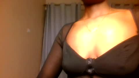 Snapshot of lola_allure chatting on 05-19-26, 04:52 lola_allure online show from 05-19-26, 04:52