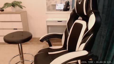 Snapshot of lola_anderson chatting on 02-04-25, 08:02 Lola online show from 02-04-25, 08:02