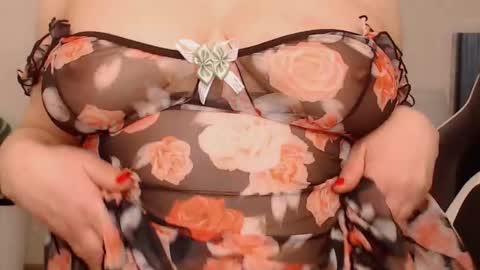 Snapshot of lola_anderson chatting on 11-17-25, 05:57 Lola online show from 11-17-25, 05:57