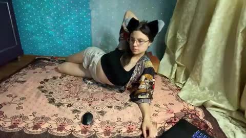 lola_aspis online show from 10-24-25, 08:00
