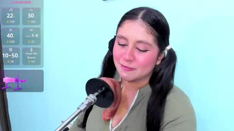 Snapshot of lola_clit chatting on 12-01-25, 04:06 lola online show from 12-01-25, 04:06