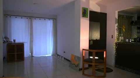 Snapshot of lola_cocks chatting on 05-12-26, 06:27 mara online show from 05-12-26, 06:27