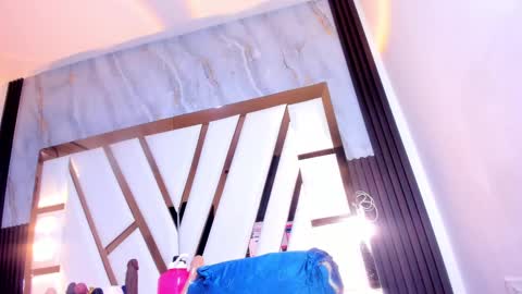 Lola online show from 09-10-25, 11:32