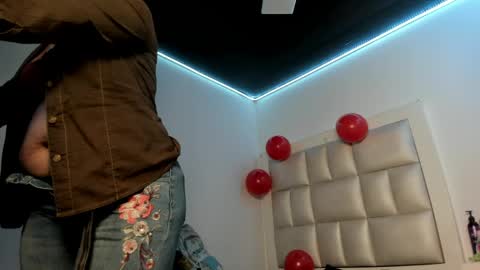 lola_js online show from 04-26-26, 12:58