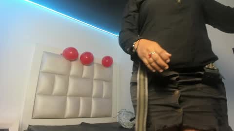 lola_js online show from 06-05-26, 11:49