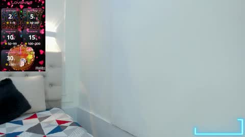 lola red online show from 04-18-26, 07:58