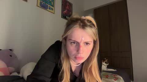 Snapshot of lolaa555 chatting on 03-20-26, 07:02 lolaa555 online show from 03-20-26, 07:02