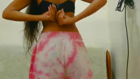 lolaa online show from 12-29-24, 08:00