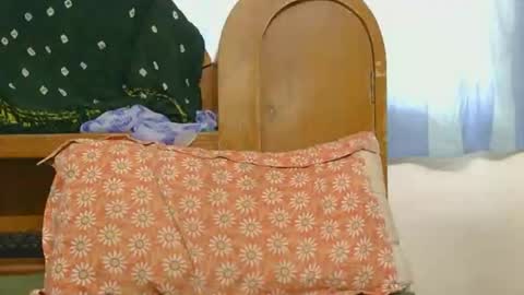 lolaa online show from 09-29-25, 04:50