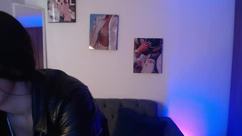 lolaandcamille online show from 02-27-25, 01:28