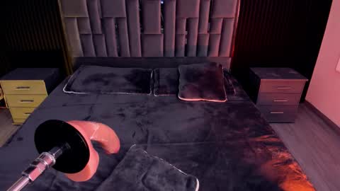 Lola Angel online show from 09-18-25, 11:40