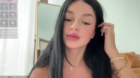 Snapshot of lolaap0pp chatting on 10-28-25, 03:21 Lola online show from 10-28-25, 03:21