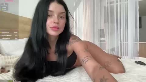 Snapshot of lolaap0pp chatting on 11-10-25, 05:28 Lola online show from 11-10-25, 05:28