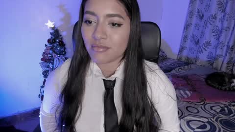 lolaasmith_21 online show from 01-04-25, 12:27