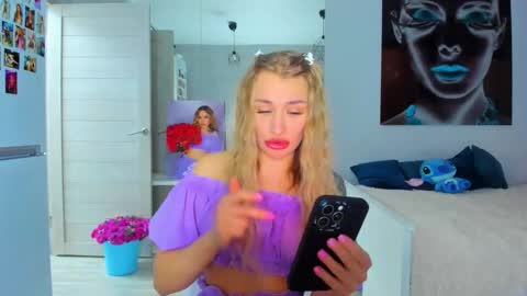 Snapshot of lolabani675452 chatting on 11-30-25, 01:15 lolabani675452 online show from 11-30-25, 01:15