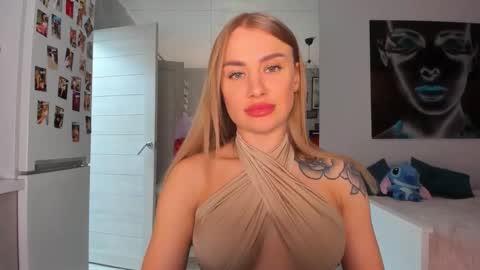 Snapshot of lolabani675452 chatting on 12-20-25, 10:22 lolabani675452 online show from 12-20-25, 10:22