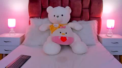 Snapshot of lolacoper chatting on 12-26-24, 02:22 LolaCoper online show from 12-26-24, 02:22