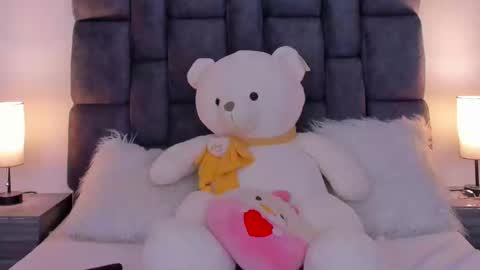 Snapshot of lolacoper chatting on 01-15-25, 01:02 LolaCoper online show from 01-15-25, 01:02