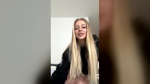 lolacutiex online show from 05-28-26, 11:29