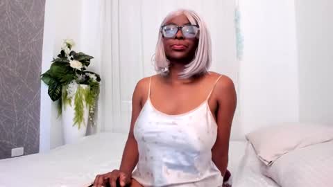 lola online show from 09-18-25, 12:51