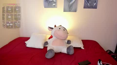 Lola online show from 11-10-25, 05:23